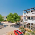 Aparthotel Andrijas 3*