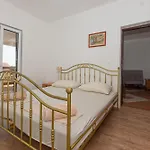 Aparthotel Andrijas 3*