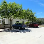 Aparthotel Andrijas 3*