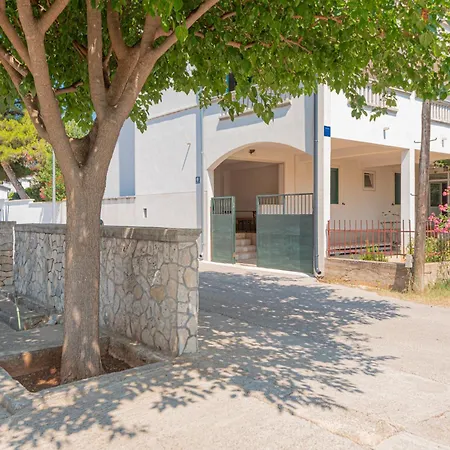 Andrijas 아파트호텔