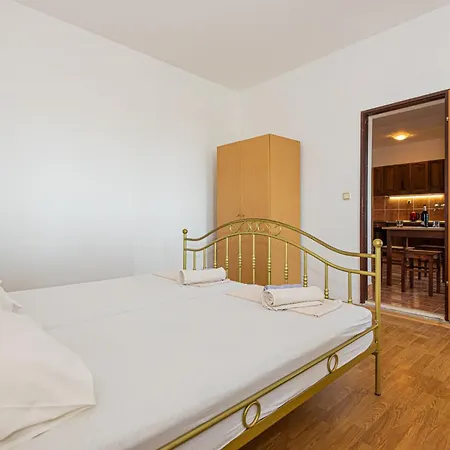 Andrijas Hotel apartamentowy 3*