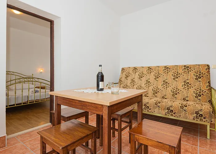 Hotel apartamentowy Andrijas Tribalj