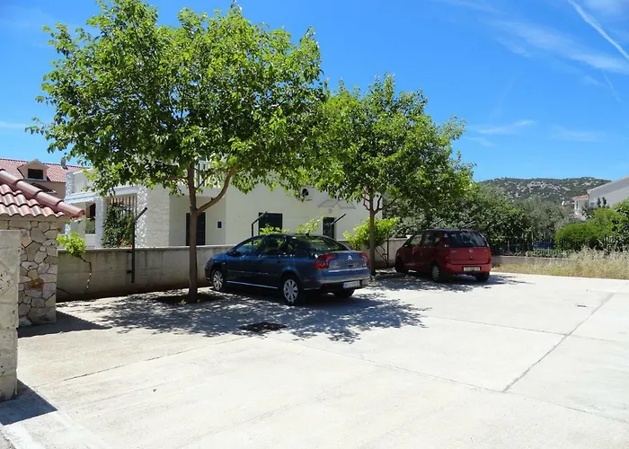 Hotel apartamentowy Andrijas 3*